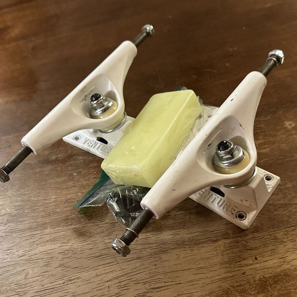5.3 VENTURE Skateboard Trucks White Lightning Team Edition V Hollow Risers HW